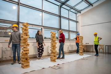 Kdo postaví nejvyšší Jenga věž? Otestujte své dovednosti statika. | Foto: FAST VUT