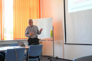 Prof. Canteli-přednášející _04