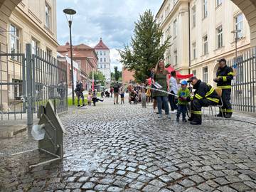 Hasič musí umět správně cílit