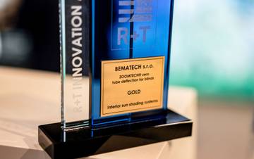 Trophy for the best innovator in the field of shading technology | Photo: Bematech