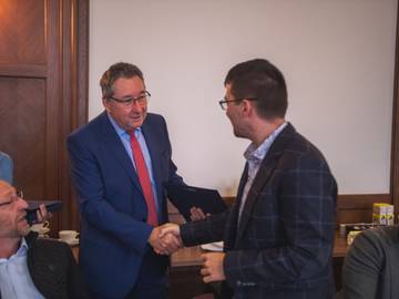 Předání jmenovacích dekretů členům rady