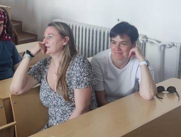Doprovázející paní učitelky, dr. Markéta Kyloušková a Mgr. Lucie Halová