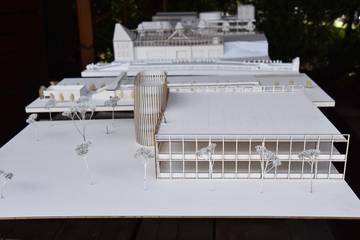 Studenti měli kromě posterů za úkol vytvořit i 3D modely budov nádraží či parkovacího domu. | Foto: Jana Zaorálková
