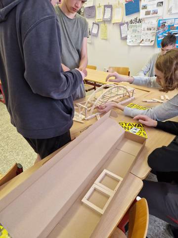 Stavba mostní konstrukce pomocí didaktické stavebnice