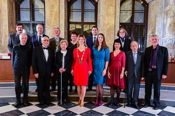 Mayor Vaňková with awardees