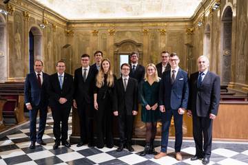 Ocenění doktorští studenti a zástupci vedení VUT na slavnostním večeru Brno Ph.D. talent na brněnské radnici | Autor: Jan Prokopius