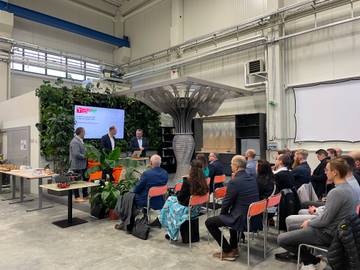 David Bečkovský, Radoslav Sovják a Rostislav Drochytka při slavnostním zahájení | foto: FAST VUT