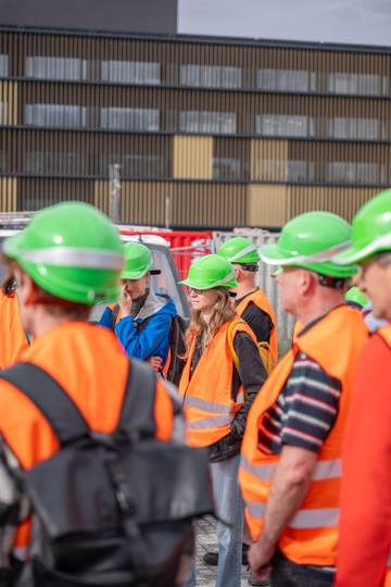 Participants of the excursion met at the gate of ARENA BRNO. | Photo: Svatopluk Pelčák