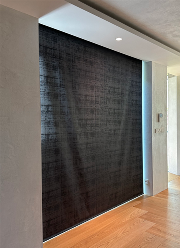 Example of undesirable effects of large format roller blinds | Photo: Bematech