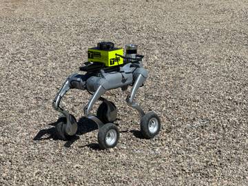 Robotický pes z Fakulty stavební VUT pohlídá bezpečnost a sesbírá potřebná data na stavbě.