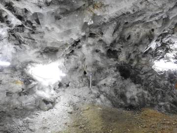 Součástí programu byla i návštěva unikátního podzemního prostoru Crystal Cave u města Debar. | Foto: FAST VUT
